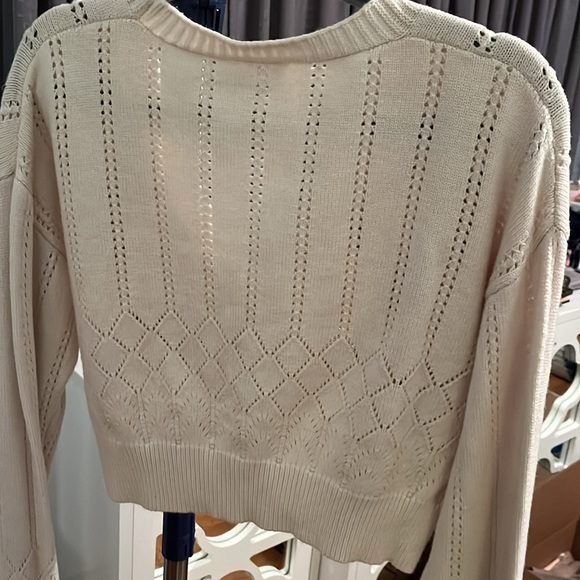 Storia cropped floral embroidered sweater in size medium - Picture 3 of 3